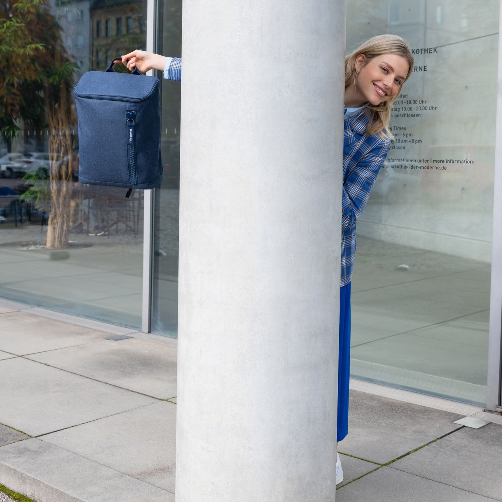 reisenthel - overnighter-backpack M - herringbone dark blue