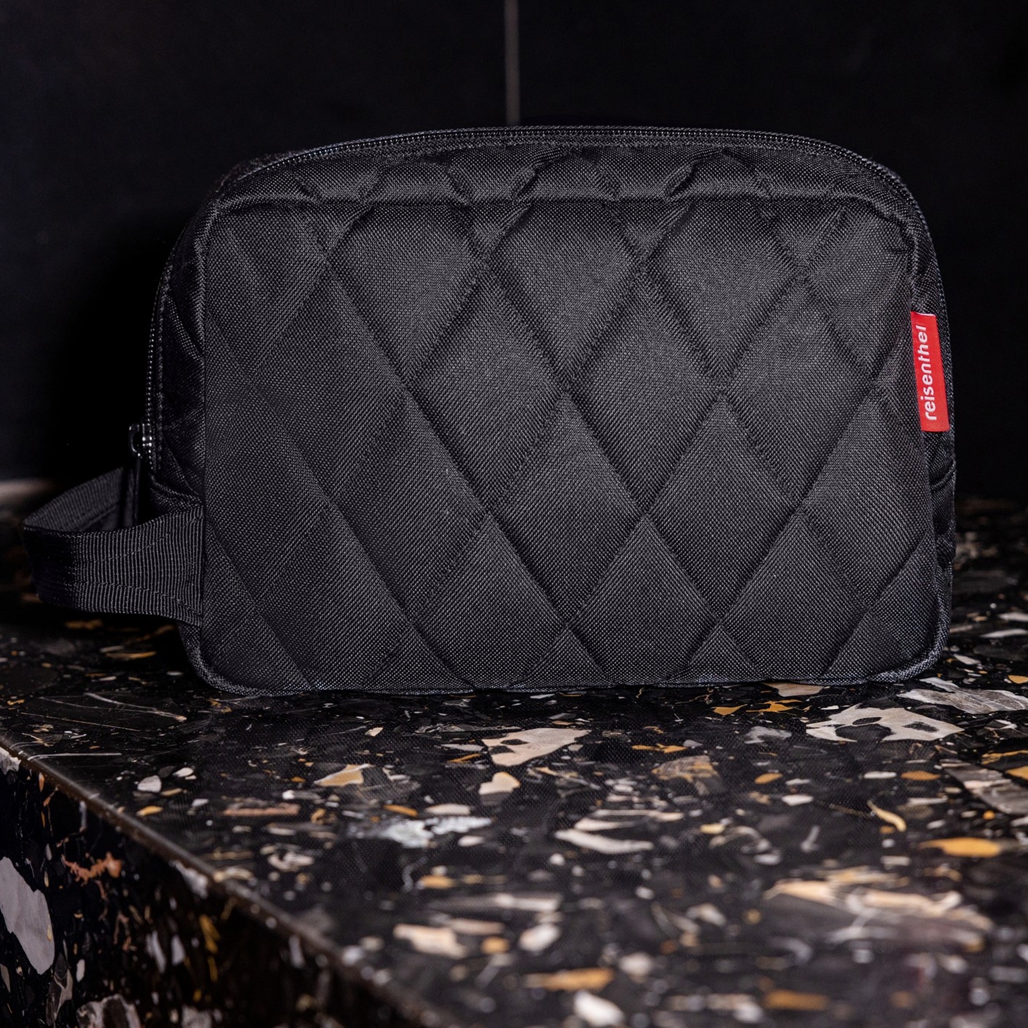 reisenthel - cosmeticpouch M - rhombus black