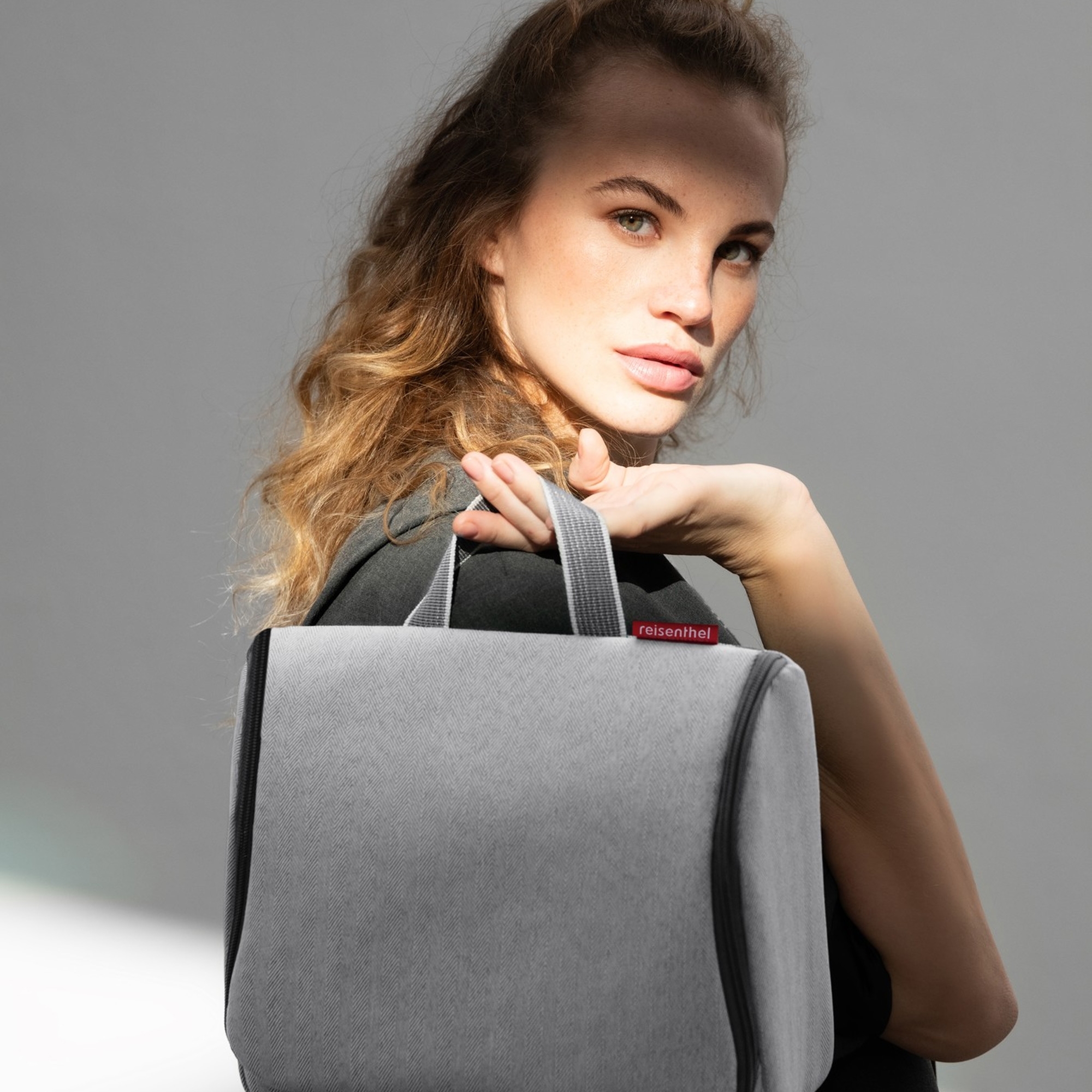 reisenthel - toiletbag XL - herringbone grey